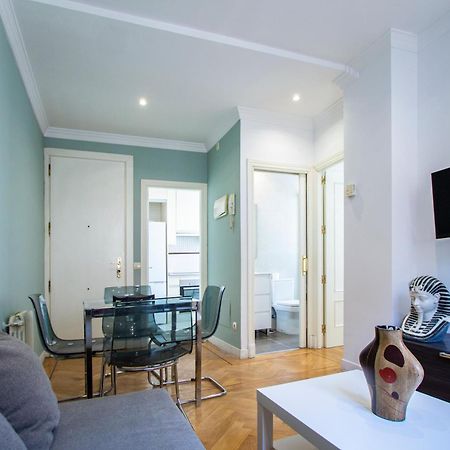 Apartamentos Dali Madrid Exteriör bild