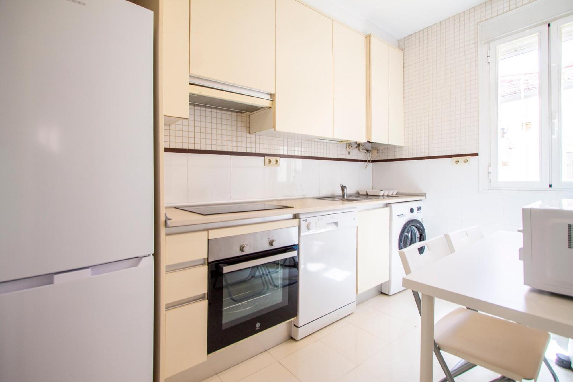 Apartamentos Dali Madrid Exteriör bild
