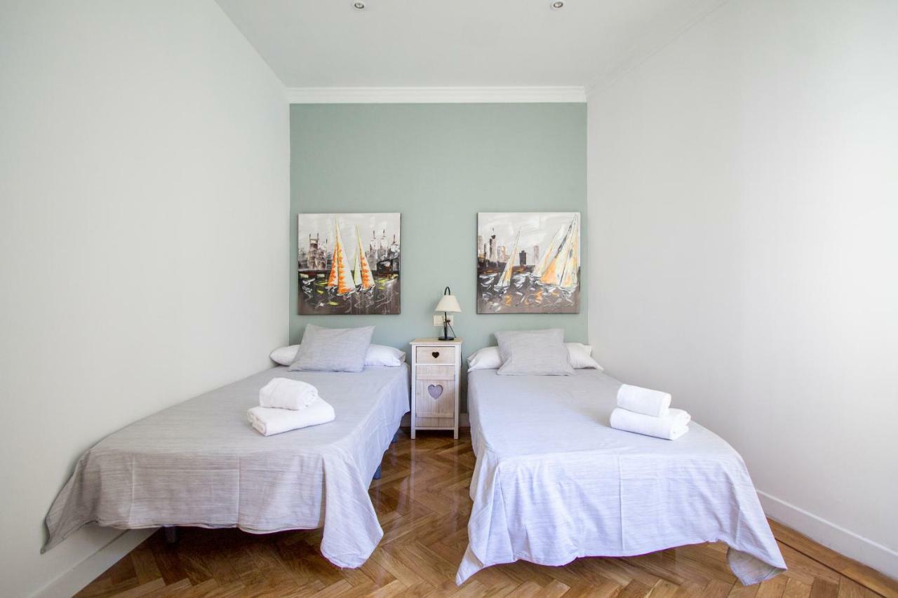 Apartamentos Dali Madrid Exteriör bild